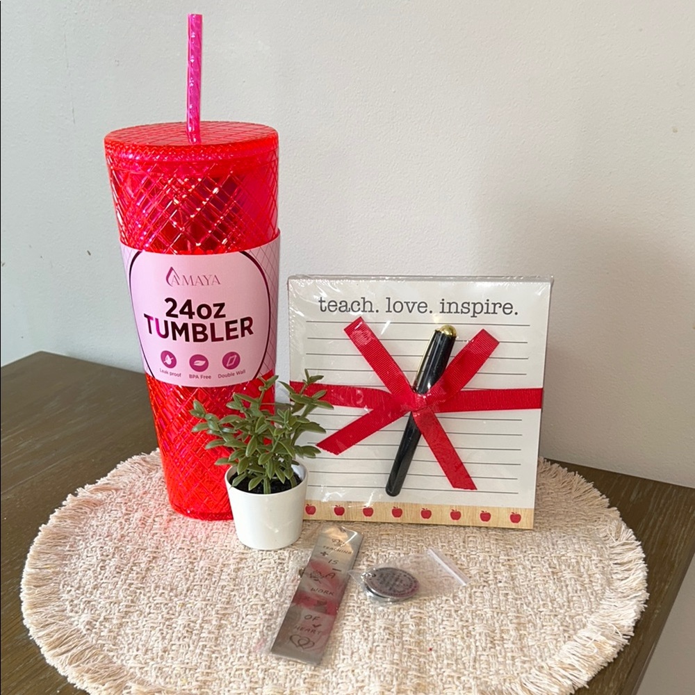 Amaya Red Tumbler with Straw